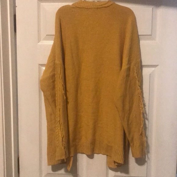 Sweaters Sweaters - Picture 6 of 6